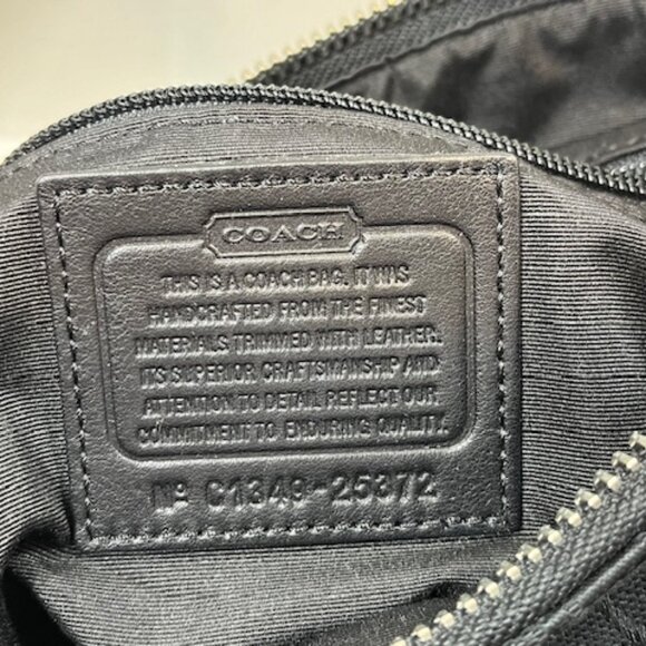 Coach Signature Cs Black Canvas Hobo Shoulder Zip Bag w/Turn Lock EUC - Picture 4 of 16